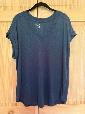 Maurices Navy Ribbed V-Neck T-Shirt Short Sleeved